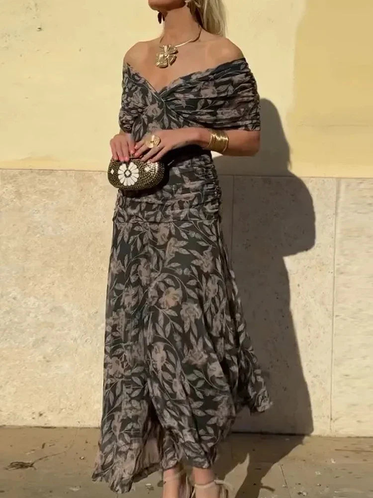 Laluna Belle | Elegant Dress With V-Neckline