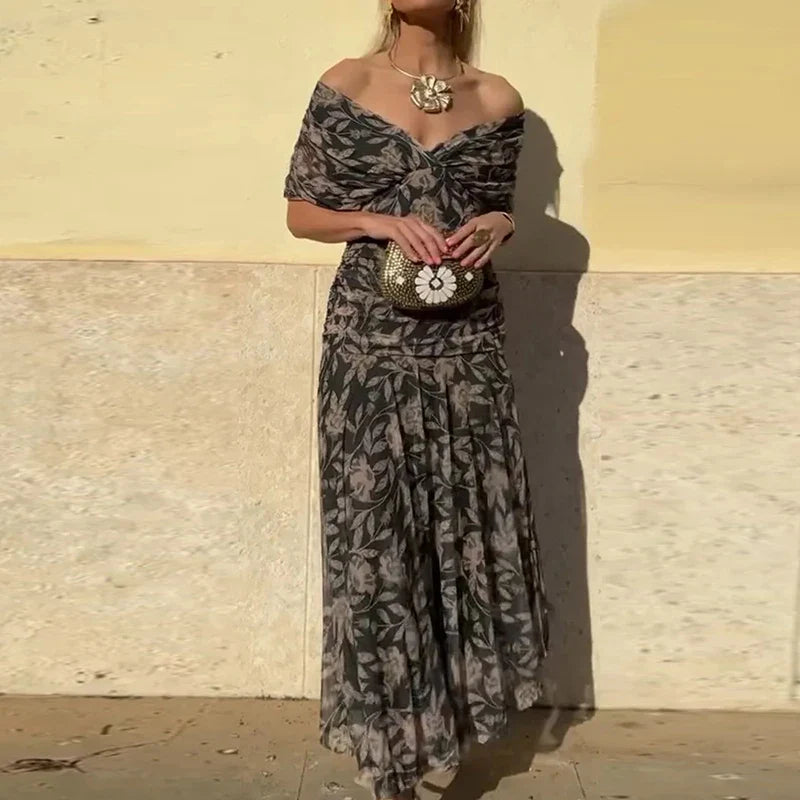 Laluna Belle | Elegant Dress With V-Neckline