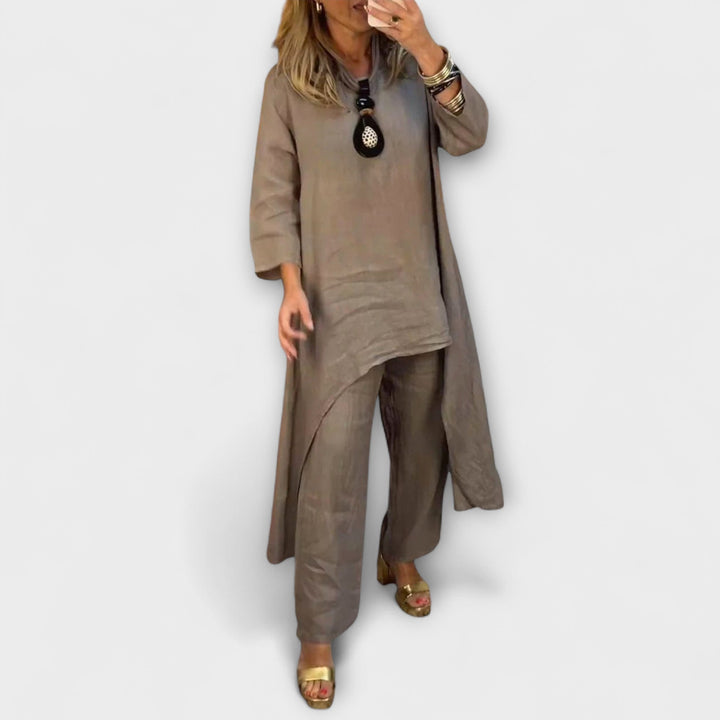 Tabea - Linen Suit with Round Neckline